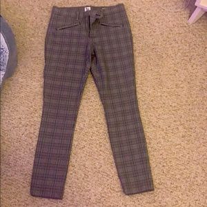 Super cute Plaid pants!